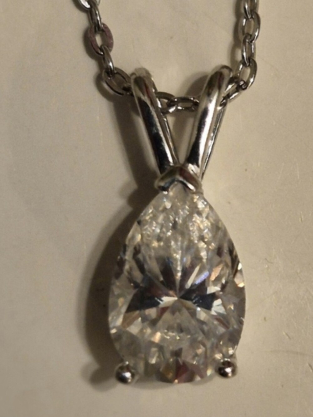 GRA Certified 2 Carat Solitaire Pear cut VVS1 Moissanite Diamond Pendant& chain